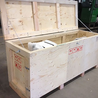 Specialty - hinged lid crates